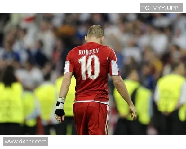 罗本足球生涯回顾失落瞬间揭示明星背后的不易与挑战