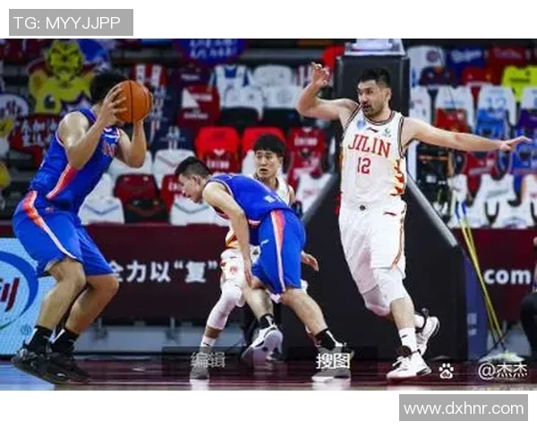 成都篮球队在世界锦标赛积分榜上以60分稳居第一名展现强劲实力